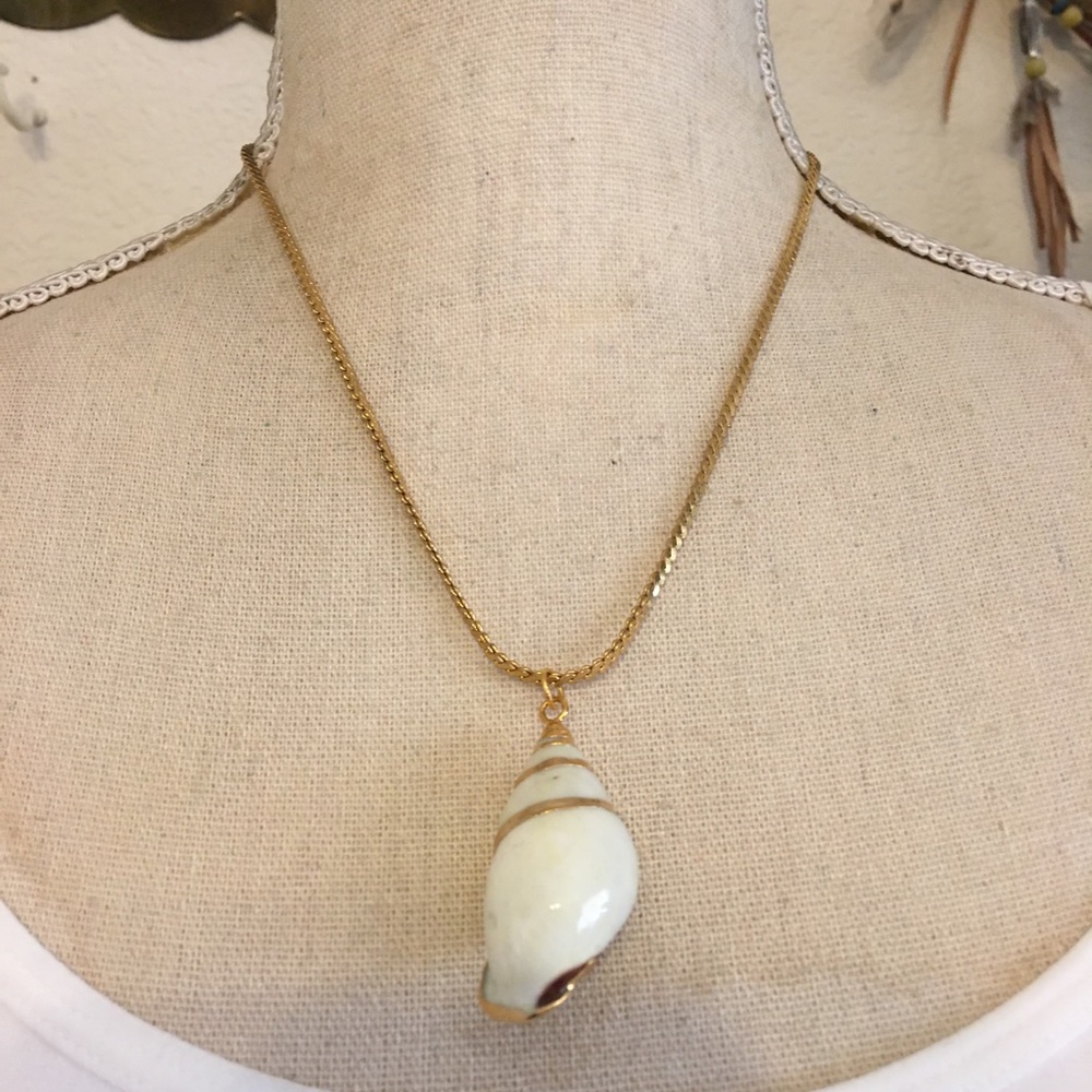 Vintage natural tulip shell pendant on chain